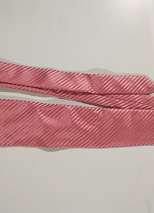 Pembe kravat