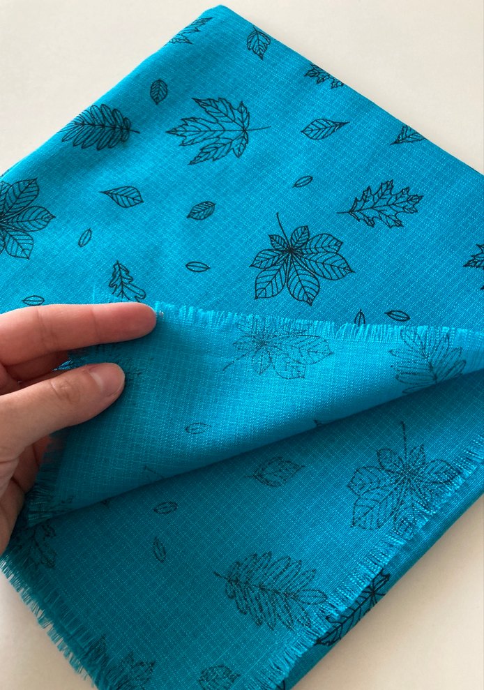 Mavi Desenli Kadın eşarp - Görsel 2