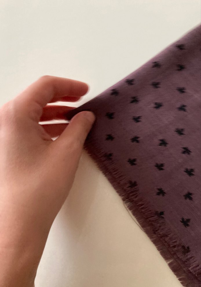 Koyu soğan kabuğu rengi flamalı eşarp - Görsel 2