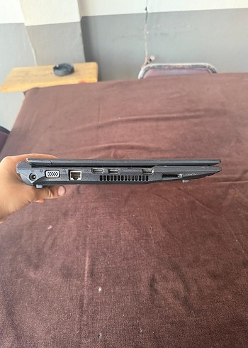 Siyah İnce Dizüstü Bilgisayar - Görsel 4