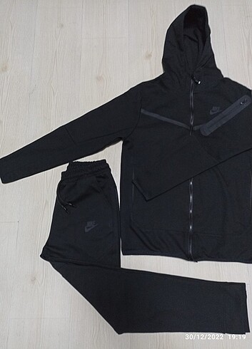 Nike Tech Fleece