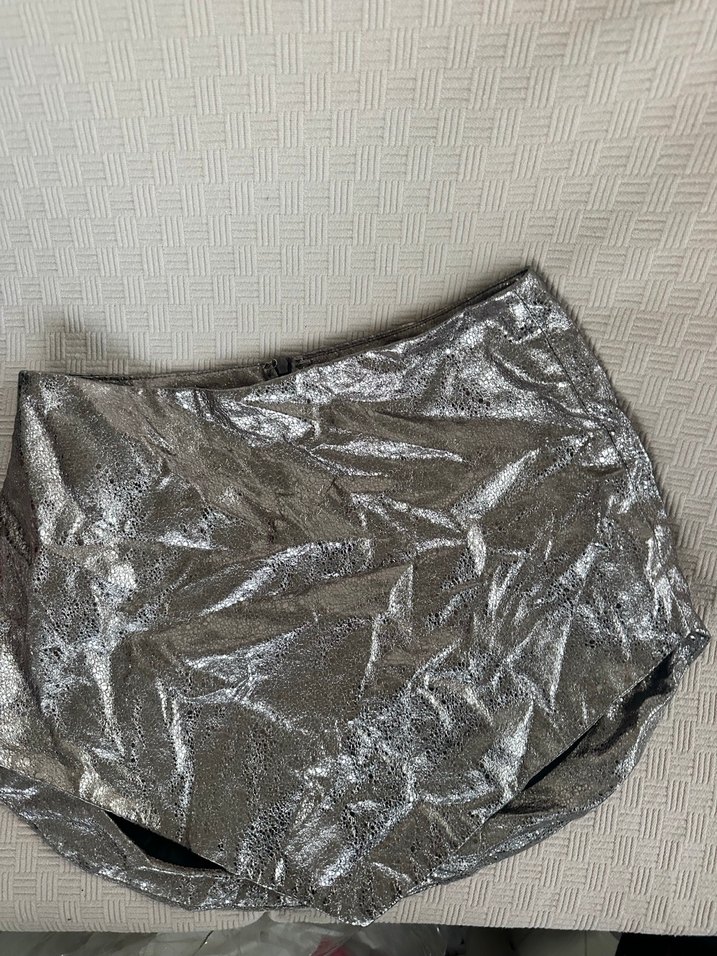 Kadın Gri Mini Kısa Pilili Şort - Görsel 2