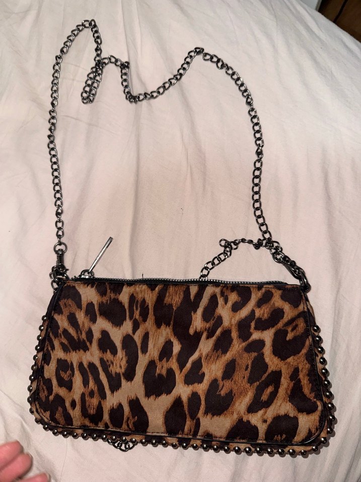 Zincir Detaylı Leopar Desenli Deri Kadın Çanta - Görsel 3