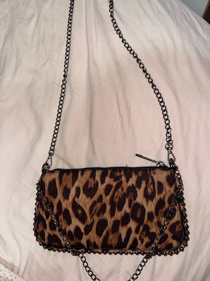 Zincir Detaylı Leopar Desenli Deri Kadın Çanta - Görsel 2