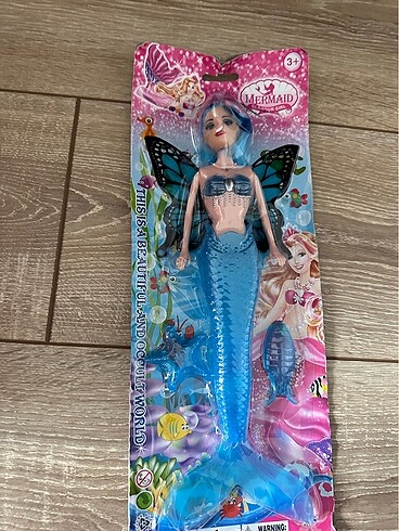 Işıklı deniz kızı Barbie