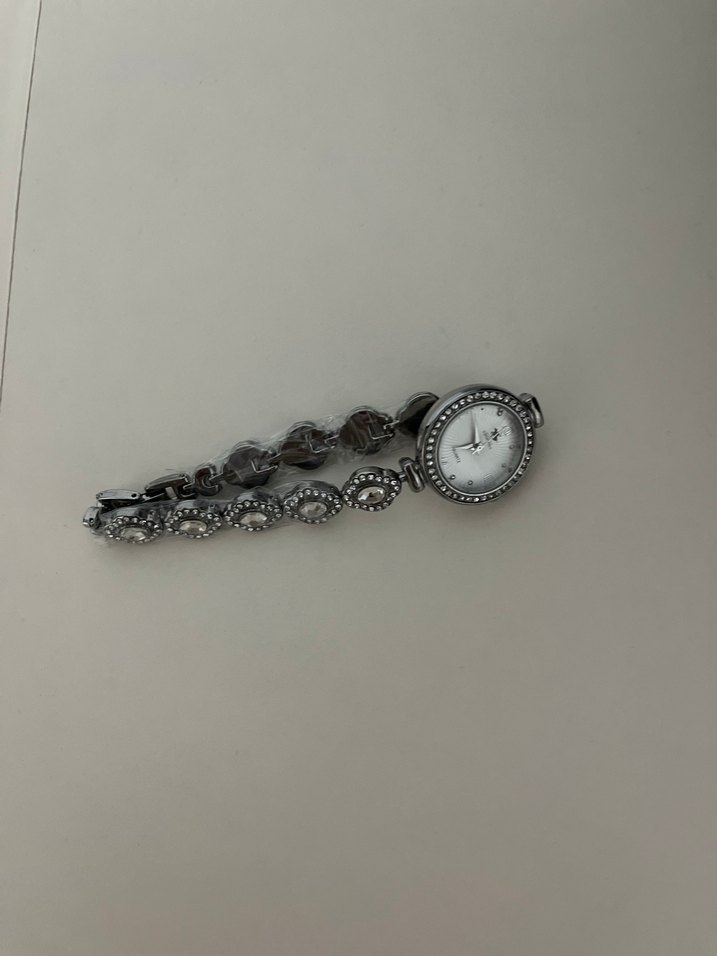 Gümüş Renk Taş Detaylı Kadın Kol Saati - Görsel 3