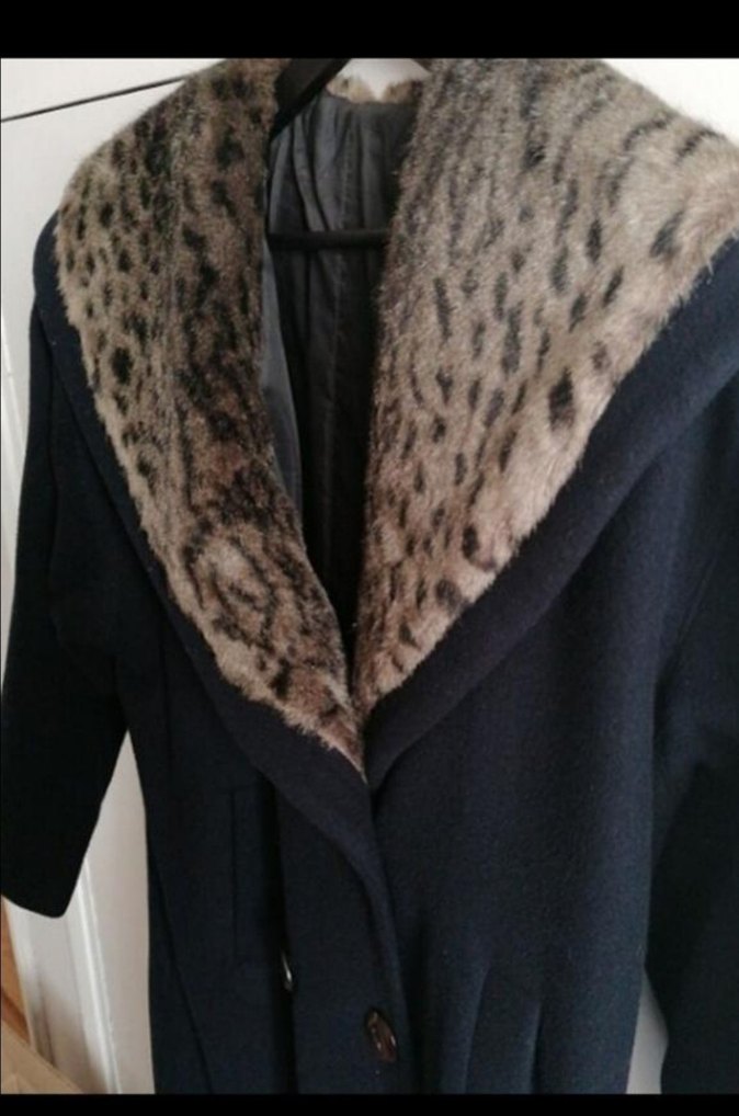 Leopar Desenli Kürklü Kaşe Kaban - Görsel 2