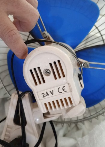 Renkli Mini Masaüstü Vantilatör araç içi - Görsel 4