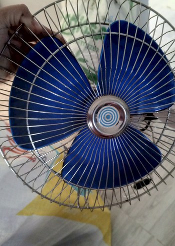 Renkli Mini Masaüstü Vantilatör araç içi - Görsel 3