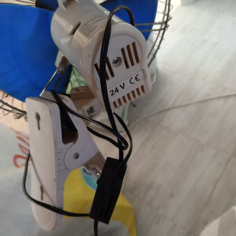 Renkli Mini Masaüstü Vantilatör araç içi - Görsel 5