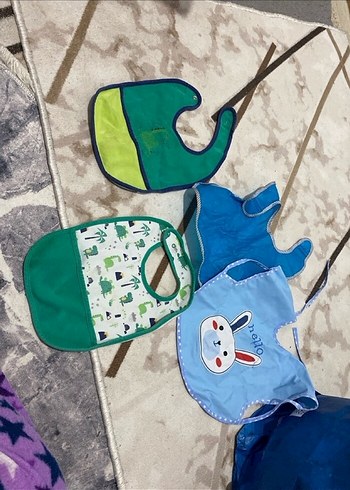 Yeşil Desenli Bebek Önlüğü - Görsel 3