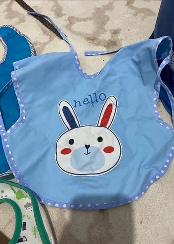 Yeşil Desenli Bebek Önlüğü - Görsel 4