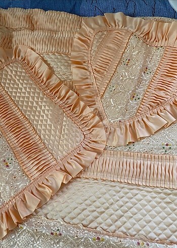 Nakışlı Bej Pastel Yatak Örtüsü - Görsel 2