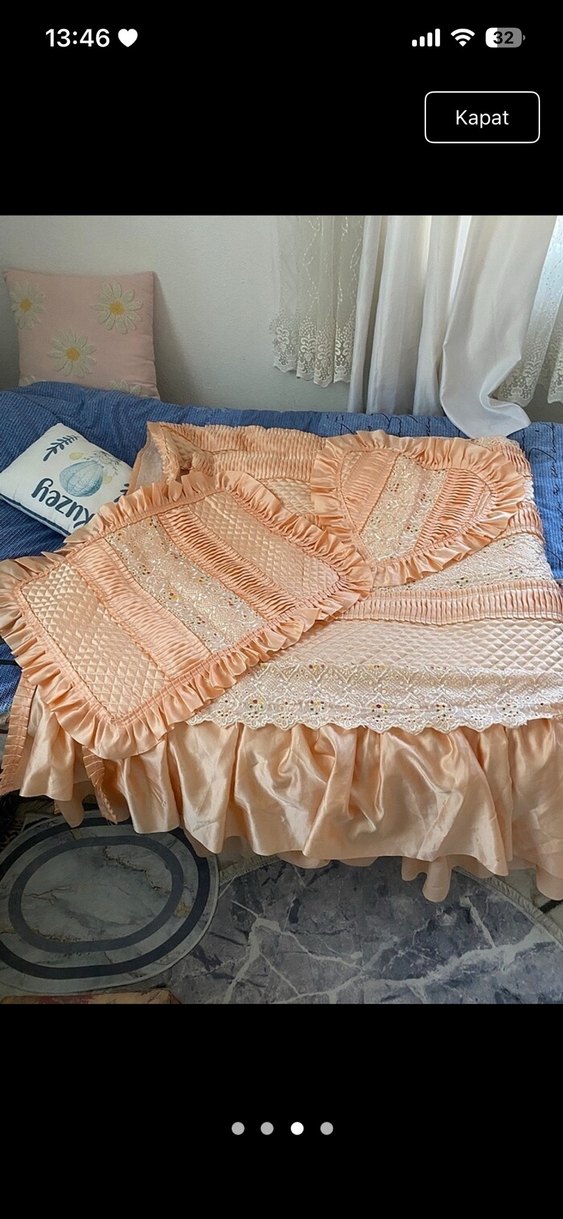 Nakışlı Bej Pastel Yatak Örtüsü - Görsel 3