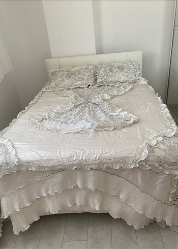 Nakışlı Beyaz Gri Yatak Örtüsü - Görsel 13