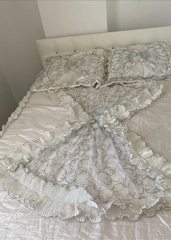 Nakışlı Beyaz Gri Yatak Örtüsü - Görsel 15
