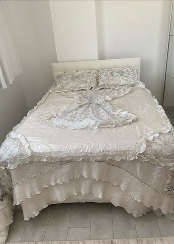 Nakışlı Beyaz Gri Yatak Örtüsü - Görsel 14