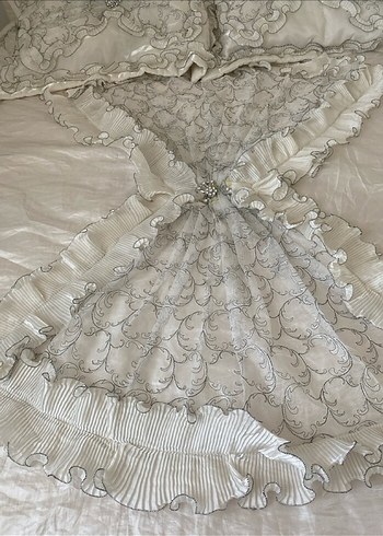 Nakışlı Beyaz Gri Yatak Örtüsü - Görsel 5