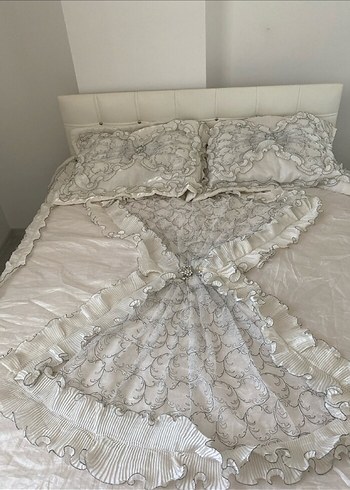 Nakışlı Beyaz Gri Yatak Örtüsü - Görsel 4