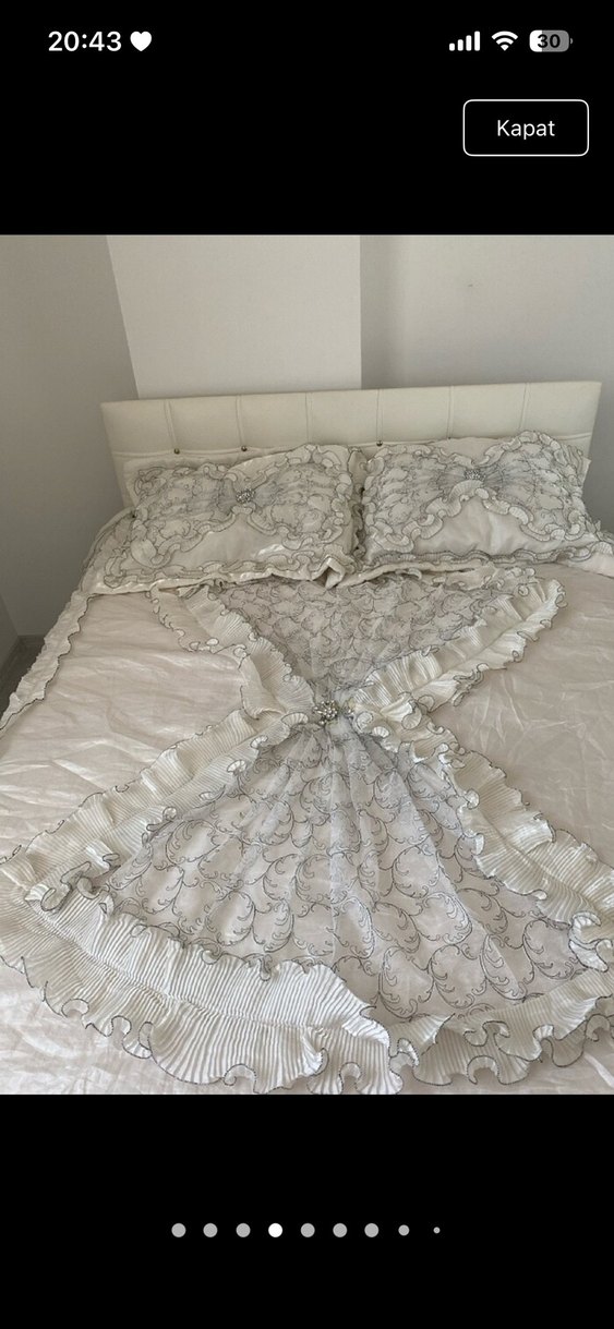 Nakışlı Beyaz Gri Yatak Örtüsü - Görsel 4