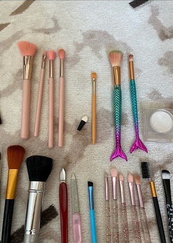 Beyaz ve renkli makyaj fırça seti - Görsel 7