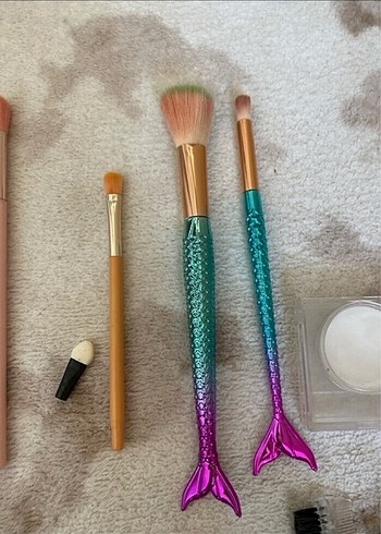 Beyaz ve renkli makyaj fırça seti - Görsel 8