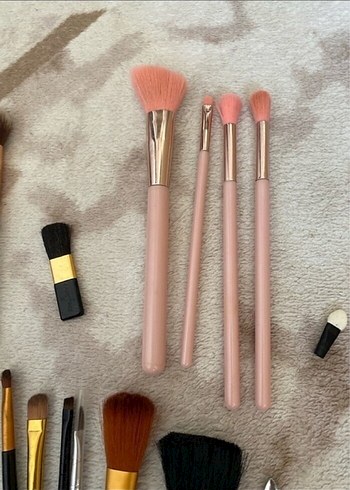 Beyaz ve renkli makyaj fırça seti - Görsel 9