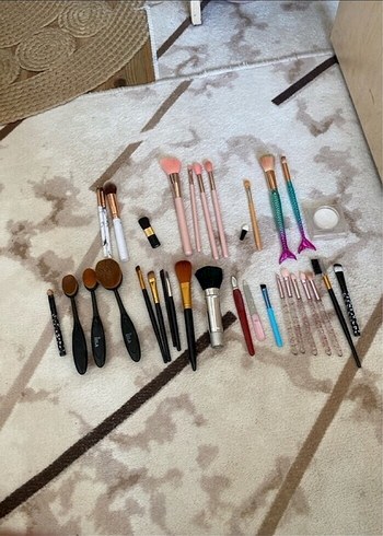 Beyaz ve renkli makyaj fırça seti - Görsel 2