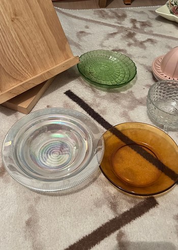 Çeşitli Renklerde Tabak ve Mutfak Gereçleri - Görsel 5