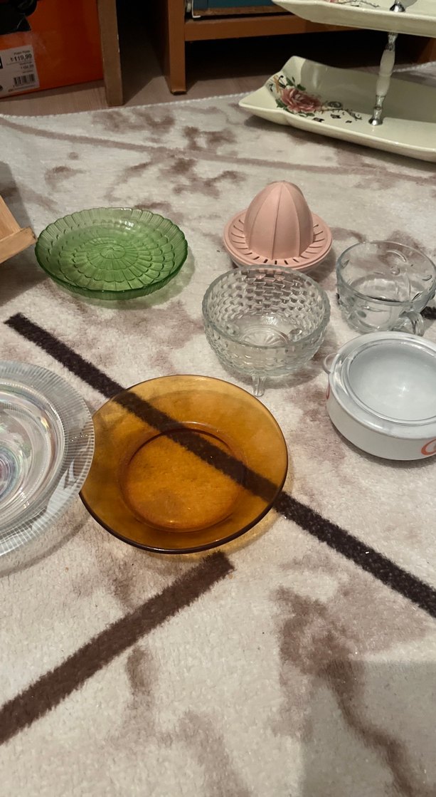 Çeşitli Renklerde Tabak ve Mutfak Gereçleri - Görsel 4