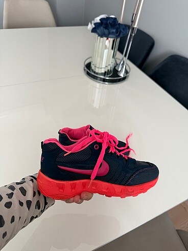 Nike kadın spor ayakkabı