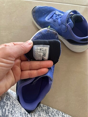 28 Beden mavi Renk Orijinal nike 28,5 numara