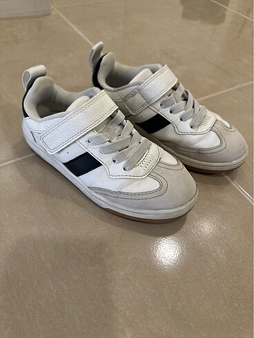 H&M 30 numara spor ayakkabı