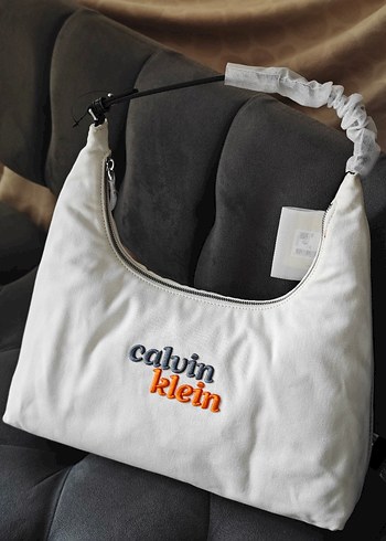 Calvin Klein Beyaz Omuz Cantasi