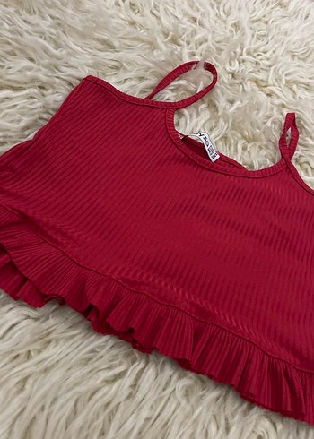 Kırmızı Fırfırlı Atlet - Görsel 3