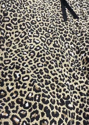 Leopar Desenli İnce Askılı Uzun Kadın Gecelik - Görsel 4