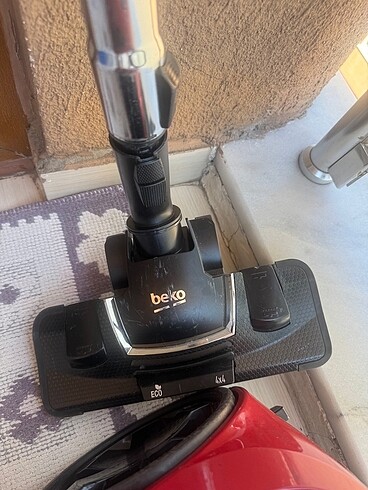 Beden Renk Kırmızı elektrikli süpürge