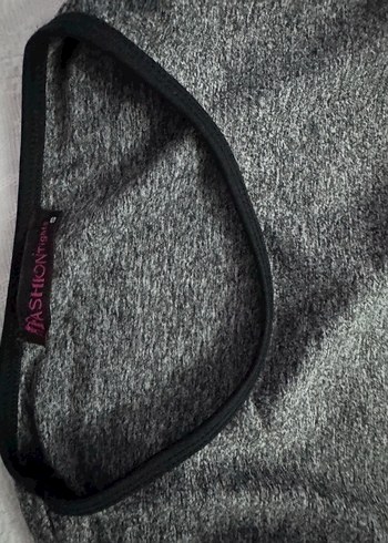 Gri Kadın Uzun Kollu Kısa Üst ve Siyah Çizgili Tayt - Görsel 4