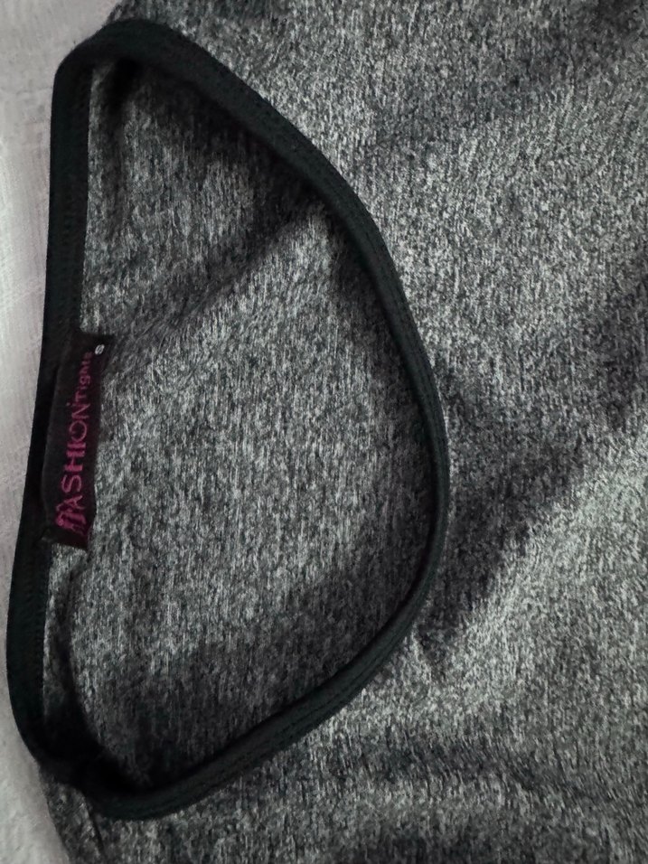 Gri Kadın Uzun Kollu Kısa Üst ve Siyah Çizgili Tayt - Görsel 4