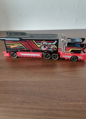 HOTWHEELS TIR 