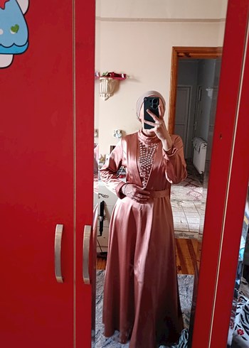 Pembe Uzun İşlemeli Drapeli Abiye