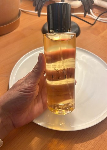 Victoria s Secret Victoria's Secret Bare Vücut Spreyi 250ml