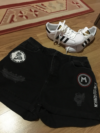 xl Beden Yırtık Şort