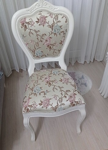 1adet sandalye 