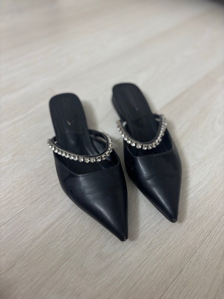 Parlak Siyah taş detaylı Topuklu Ayakkabı - Görsel 3