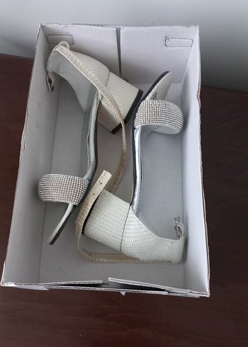 Beyaz Blok Topuklu kız çocuk Abiye Ayakkabı - Görsel 4