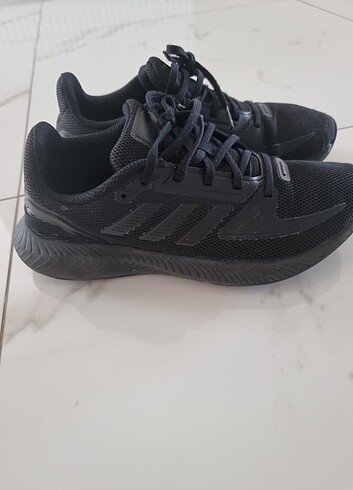 Adidas spor ayakkabı