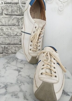 44 Beden beyaz Renk Prada spor ayakkabı 