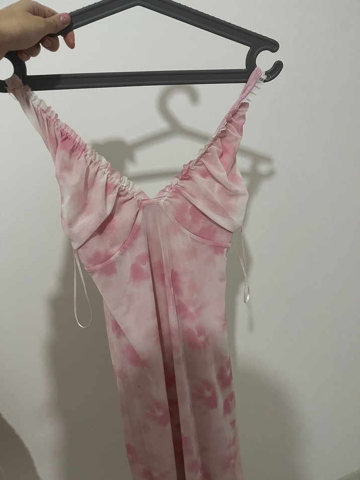 Pembe Elbise - Görsel 2