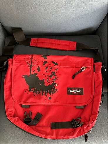 Orijinal eastpak postacı çantası